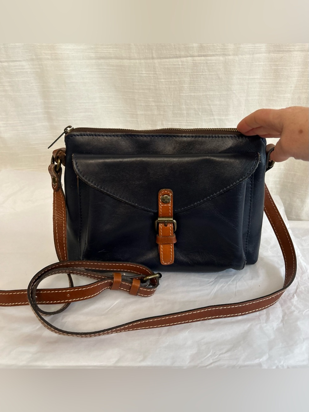 Patricia Nash Avelino Classic 100% Leather Crossbody Bag w/ Contrast Brown Trim